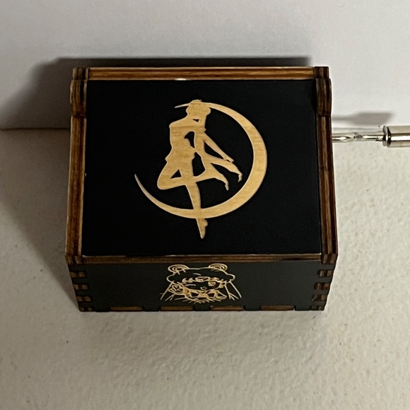Sailor Moon Hand Crank Wooden Music Box Black Anime Musical - Picture 5 of 11